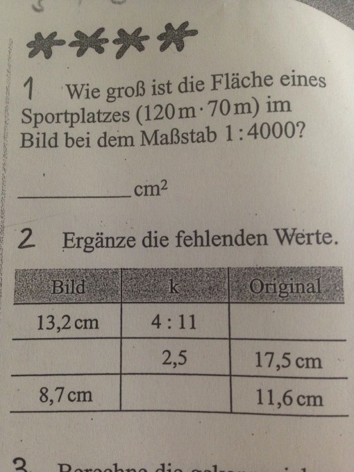 Maßstab berechnen 8. Klasse. Fläche des Sportplatzes im ...